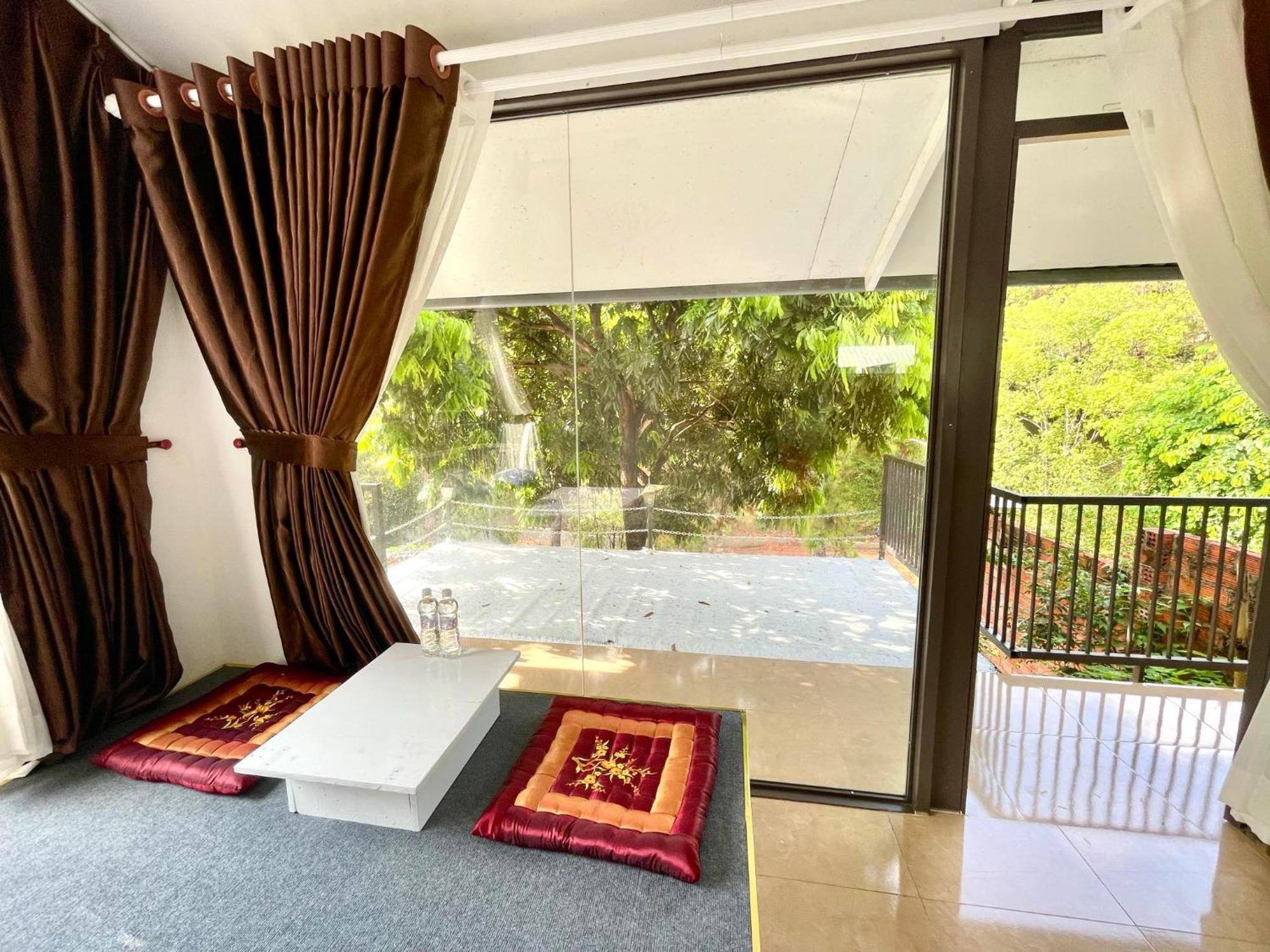 Lake View Homestay Pleiku Bagian luar foto